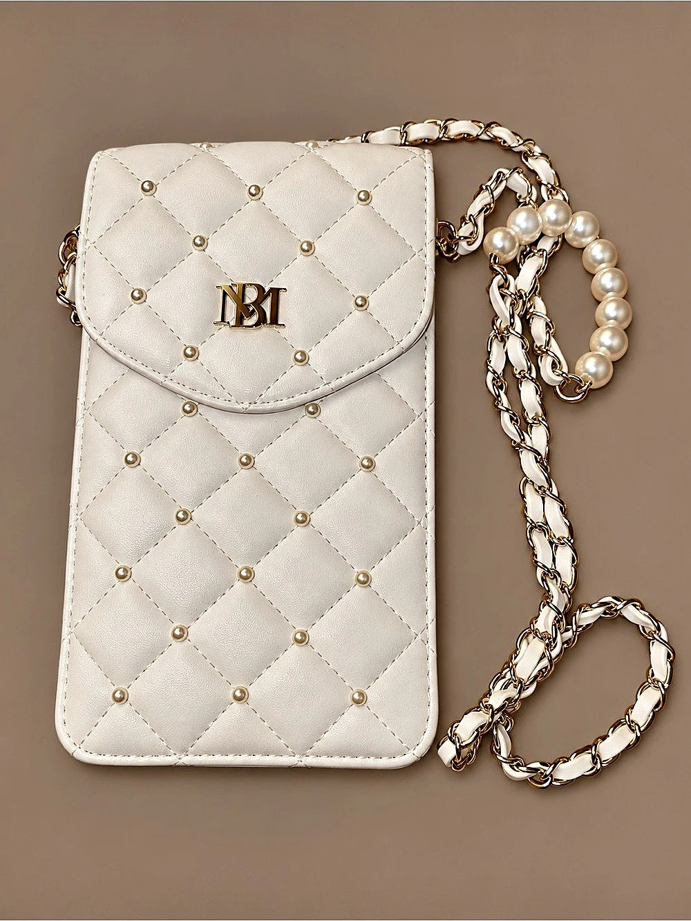 NWOT Badgley Mischka Ivory Quilted Pearl Crossbody Phone/Wallet Purse